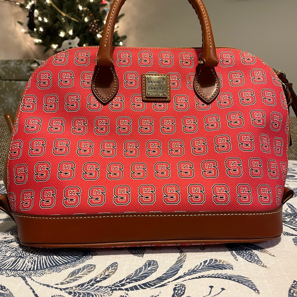 Like New Dooney and Bourke Purse